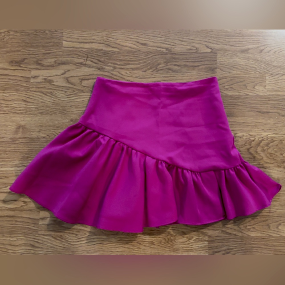 DO + BE Skort size small